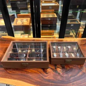 Hộp đựng đồng hồ, hộp đựng kính vỏ gỗ lót nỉ màu nâu sang trọng